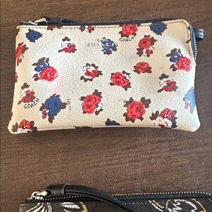 Coach Corner Zip Vintage Rose Floral Wristlet
